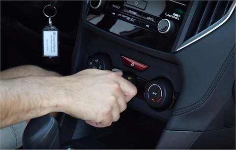 Mẹo giúp điều hòa ôtô làm mát nhanh hơn trong mùa hè.