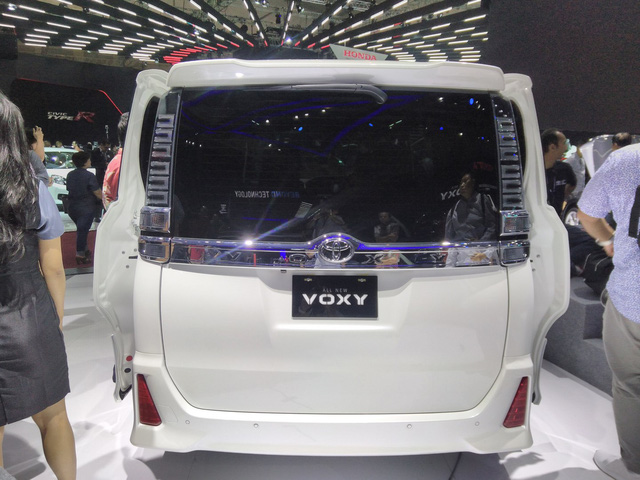 Hình ảnh mẫu Toyota Voxy 2017 4.