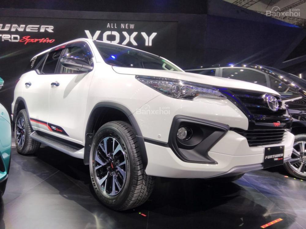 Hình ảnh mới nhất của Toyota Fortuner TRD Sportivo 2017 tại triển lãm ô tô Indonesia GIIAS a1