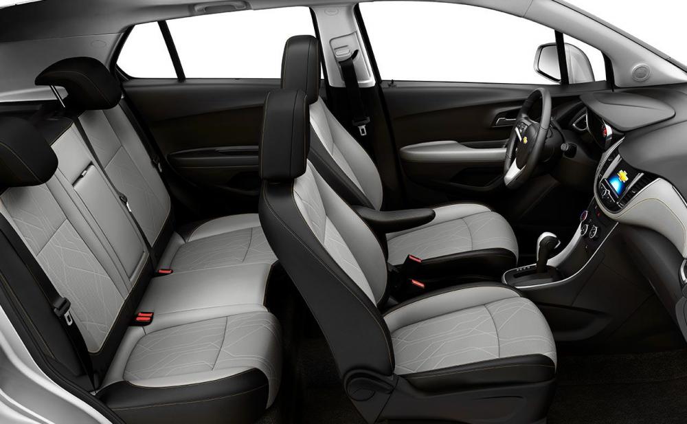 So sánh xe Chevrolet Trax 2017 và Suzuki Vitara 2016: ghế ngồi 1.