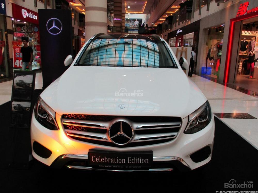 Mercedes GLC Celebration Edition ra lò với giá 1,8 tỷ đồng tại Ấn Độ a1