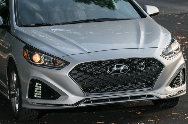 Đánh giá xe Hyundai Sonata 2018: Lưới tản nhiệt.