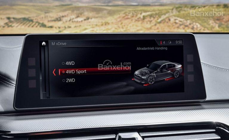 Đánh giá xe BMW M5 2018: Xe được trang bị nhiều công nghệ hiện đại.