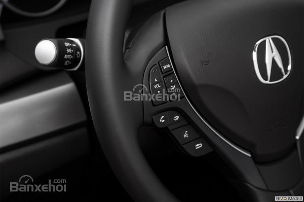 Đánh giá xe Acura RDX 2017: Vô-lăng 3 chấu tích hợp các nút điều khiển chức năng,