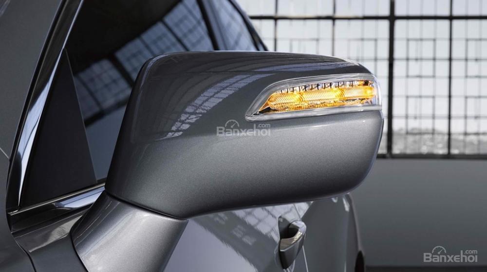 Đánh giá xe Acura RDX 2017: Gương chiếu hậu chống chói tích hợp đèn báo rẽ.