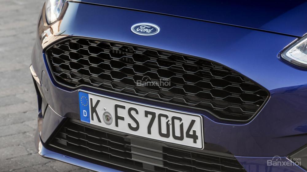 Lưới tản nhiệt Ford Fiesta 2018 