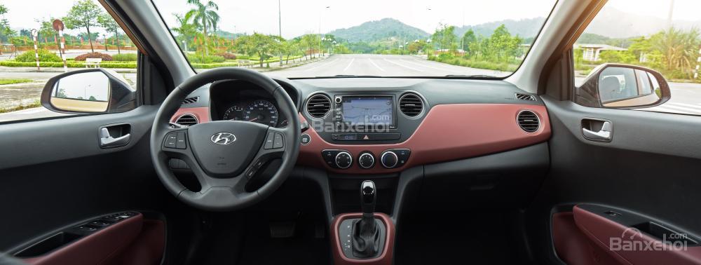 Ảnh chụp bảng táp-lô của Hyundai Grand i10 a42