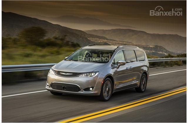 Chrysler Paiffica 2017 màu bạc
