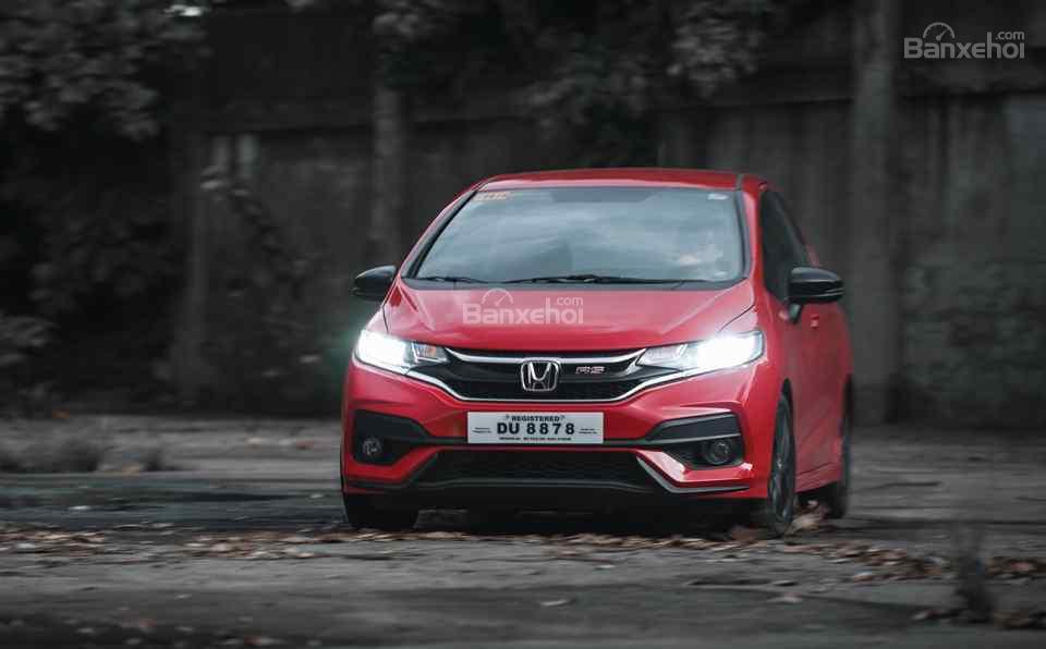 Đánh giá xe Honda Jazz/Fit 2018: Xe có khả năng xử lý tốt Đánh giá xe Honda Jazz/Fit 2018: Xe có khả năng xử lý tốt.