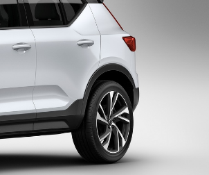 Đánh giá Volvo XC40 2018 về thiết kế thân xe: Tay nắm cửa bằng nhôm