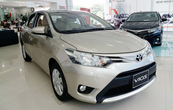 Toyota Vios ảnh chụp từ phía trước tại đại lý