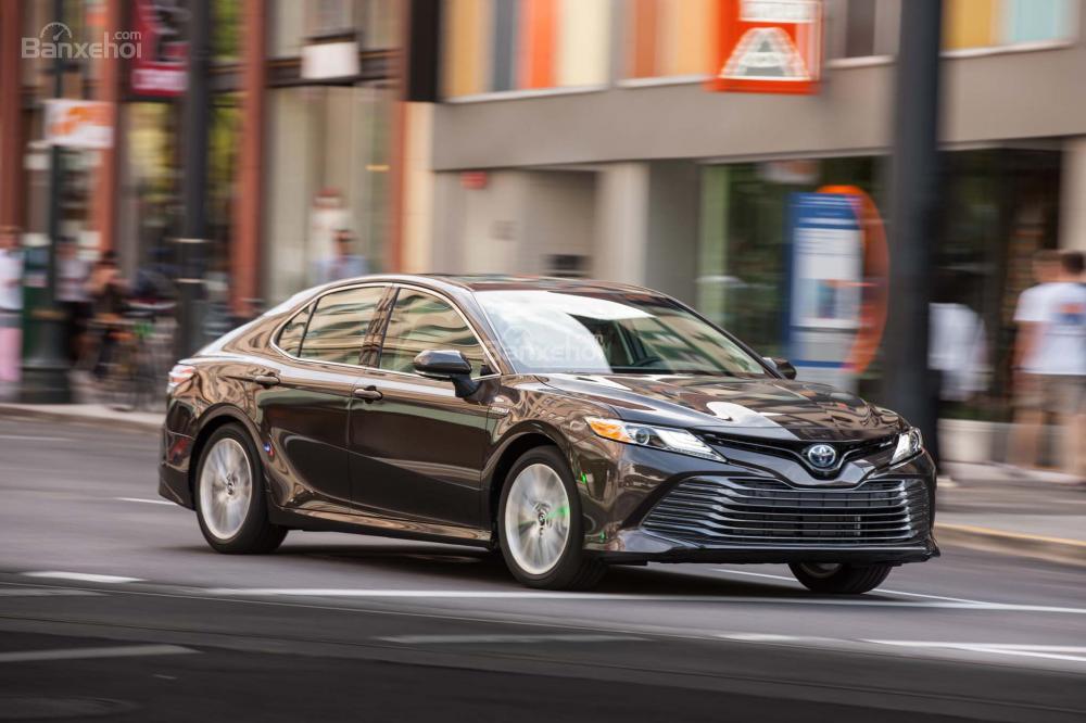 Toyota Camry 2018 đạt điểm an toàn tối đa của IIHS.