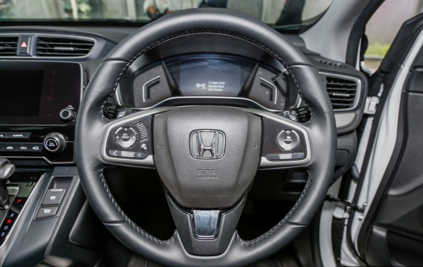 So sánh Honda CR-V 2017 nhập Thái và Mỹ: Vô-lăng đa chấu tích hợp các nút điều khiển 1