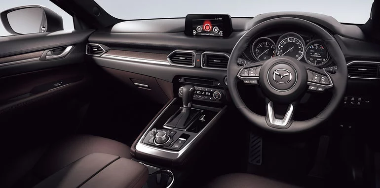 Đánh giá xe Mazda CX-8 2018 về bảng điều khiển trung tâm: Thiết kế vuông vức, tiện dụng