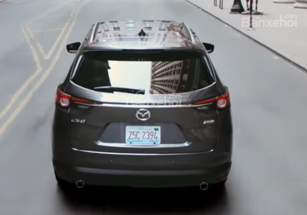 Đánh giá xe Mazda CX-8 2018: Đuôi xe có thiết kế nhỏ gọn và cũng tương tự như người anh em CX-9
