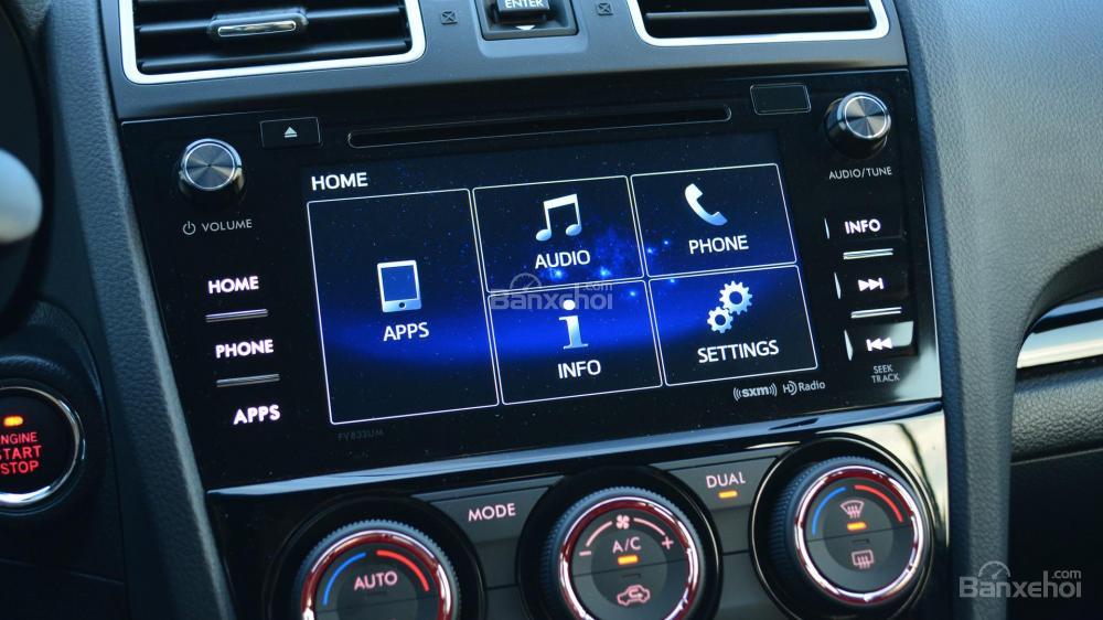 Đánh giá xe Subaru WRX STI 2018: Màn hình thông tin giải trí trung tâm 1