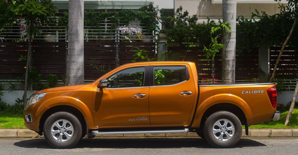 So sánh xe Nissan Navara và Mitsubishi Triton về thân xe.