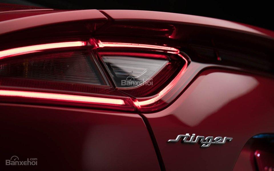 Đánh giá xe Kia Stinger 2018 về thiết kế đuôi xe