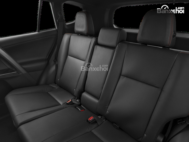 Đánh giá xe Toyota RAV4 2018: Hàng ghế sau xe.