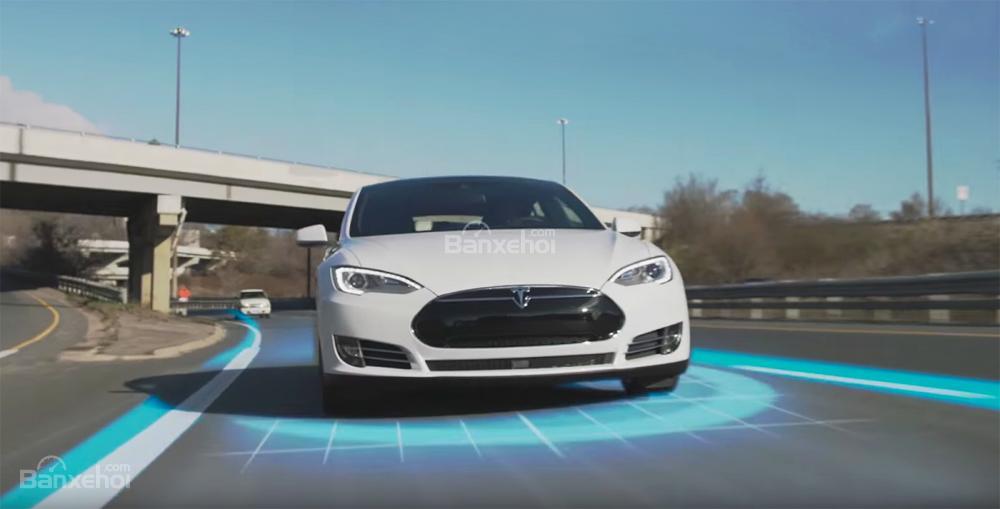 hệ thống Autopilot trên ô tô Tesla