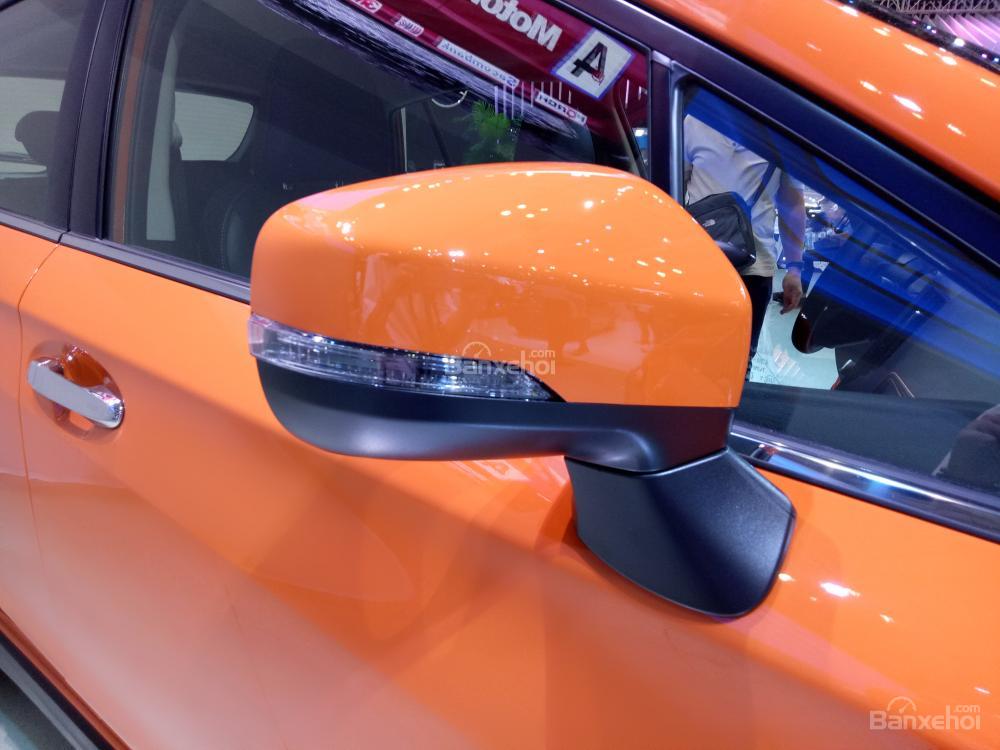 Đánh giá xe Subaru XV 2018: Gương chiếu hậu tích hợp đèn xi nhan.
