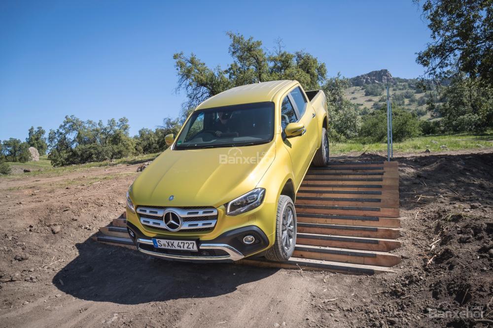 Đánh giá nhanh xe Mercedes-Benz X-Class 2018: Khả năng off-road tốt.