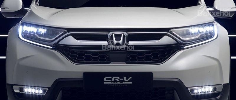 Đánh giá xe Honda CR-V Hybrid 2017 về mức tiêu thụ nhiên liệu.