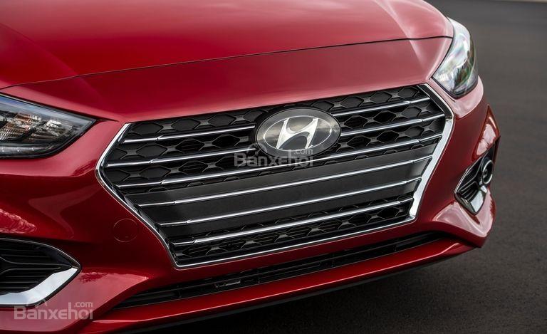 Đánh giá xe Hyundai Accent 2018: Lưới tản nhiệt.