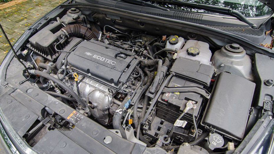 So sánh khả năng vận hành của xe Chevrolet Cruze 2017 và Kia Cerato 2017: Xe cá tính và xe tiết kiệm So sánh khả năng vận hành của xe Chevrolet Cruze 2017 và Kia Cerato 2017: Xe cá tính và xe tiết kiệm 2