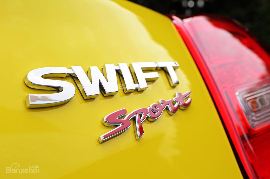 Đánh giá xe Suzuki Swift Sport 2018 về thiết kế đuôi xe