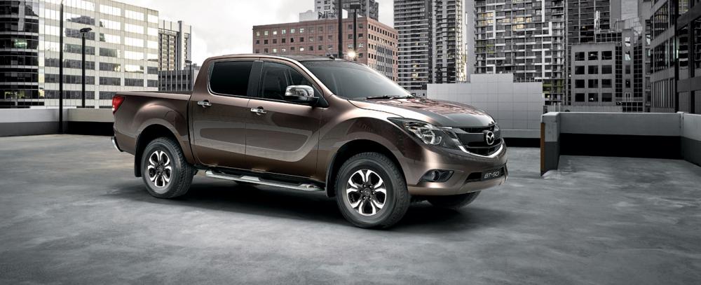 Ảnh chụp phía trước xe Mazda BT-50 2018