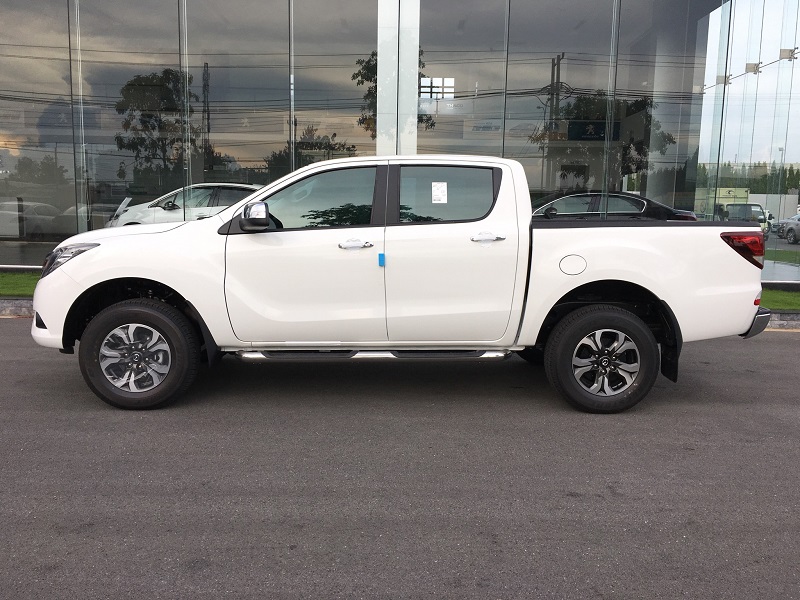 Ảnh chụp thân xe Mazda BT-50 2018