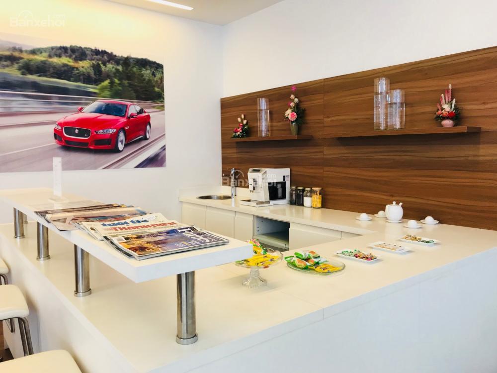 Jaguar Land Rover Việt Nam - Central Sài Gòn (9)