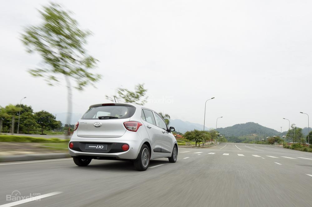 Đuôi xe Hyundai Grand i10 2018...