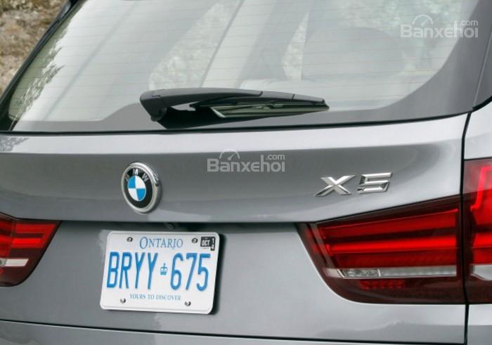 Đánh giá xe BMW X5 2017-2018: Đuôi xe phía sau.
