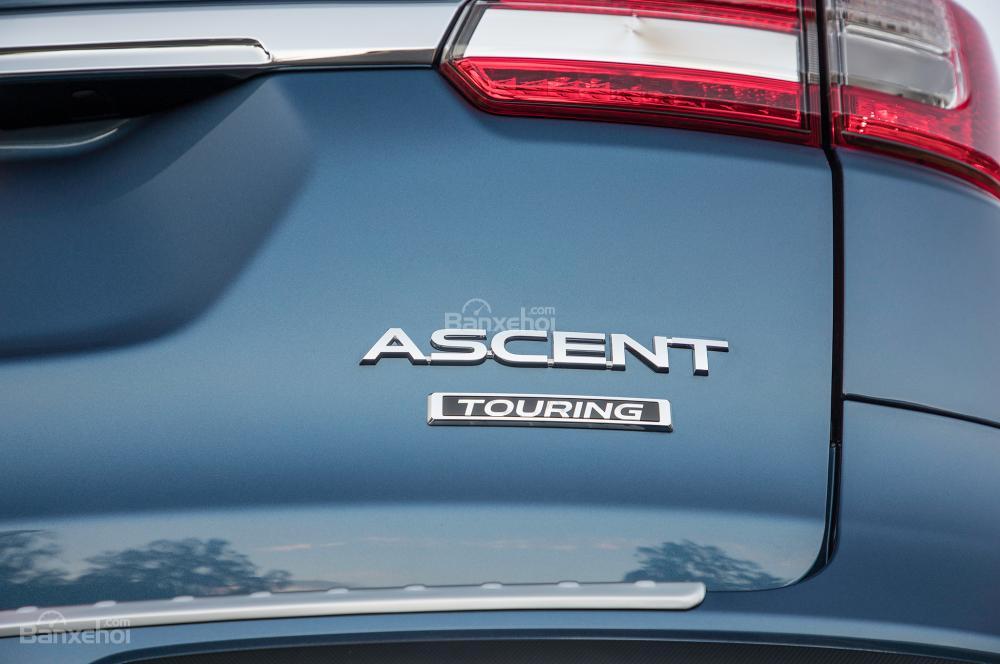 Logo Ascent trên Subaru Ascent 2019 