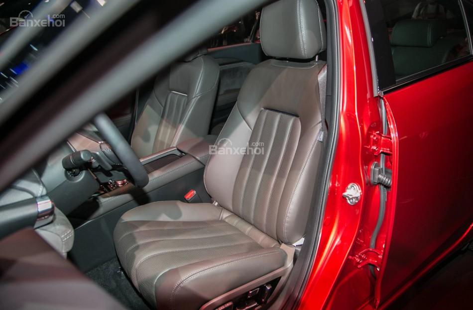 Đánh giá xe Mazda 6 2018: Hàng ghế trước.