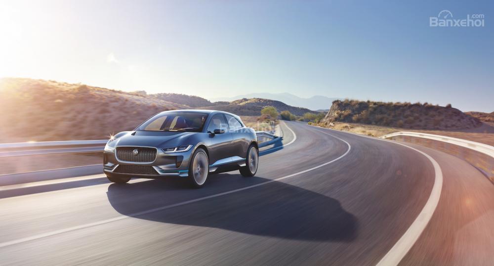 Jaguar I-Pace phiên bản đường phố xác nhận ra mắt vào tháng 3/2018 1