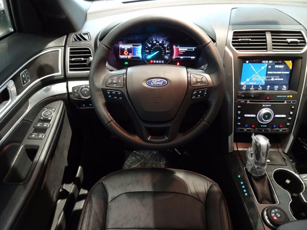 Bảng điều khiển Ford Explorer 2017