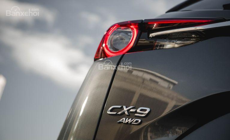 Đánh giá xe Mazda CX-9 2018: Đèn hậu LED.
