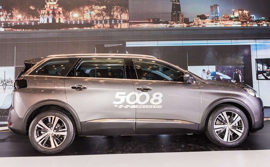 Ảnh chụp thân xe Peugeot 5008 2018-2019