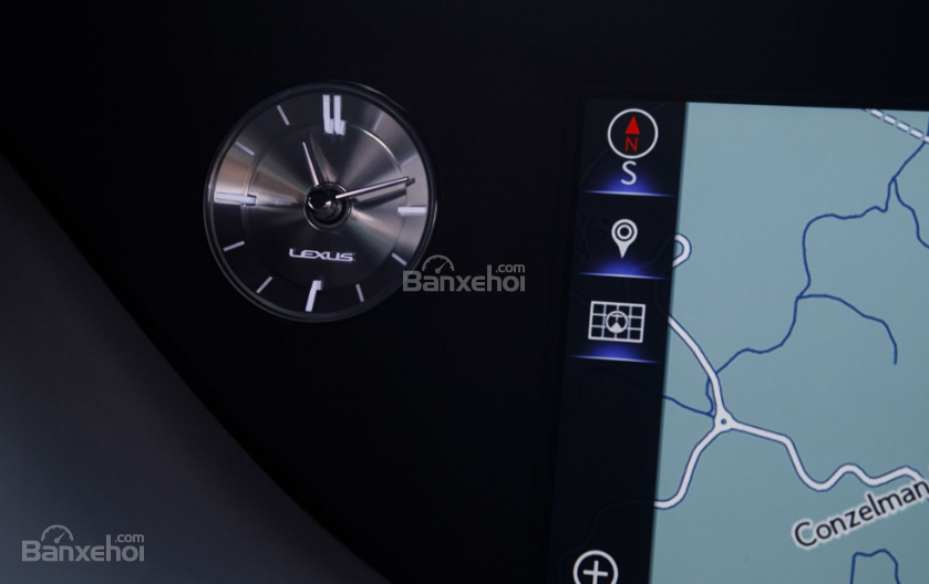 Đánh giá xe Lexus LS 2018 về hệ thống thông tin giải trí: Đồng hồ bên cạnh màn hình cảm ứng