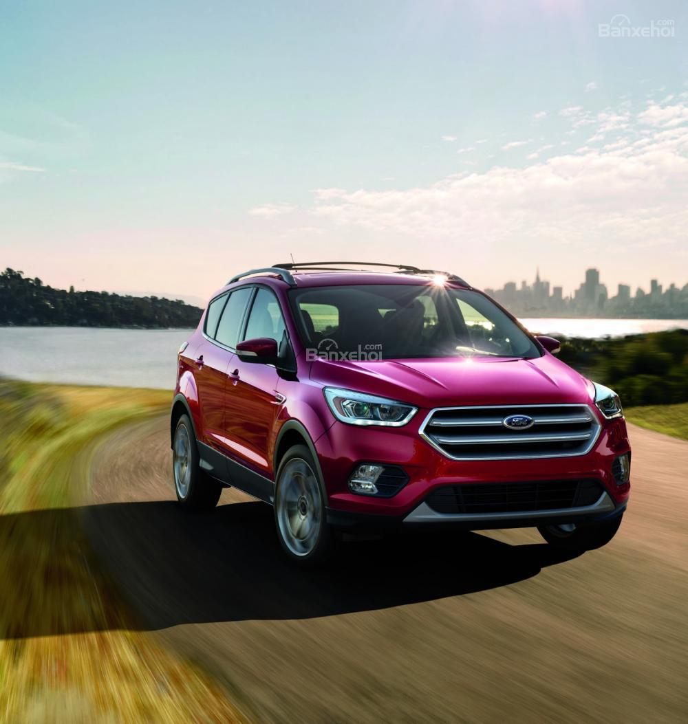 Ford Escape 2018 thể hiện tệ hại trong bài kiểm tra an toàn của IIHS 2