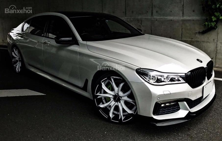 Xem BMW 7 Series độ Black Bison Kit hoàn toàn mới a1