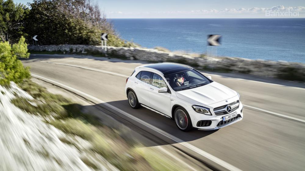 Đánh giá xe Mercedes-Benz GLA 2018 về trang bị an toàn..