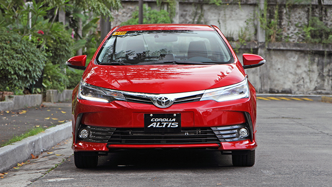 Nên mua Toyota Corolla Altis hay Hyundai Elantra_3