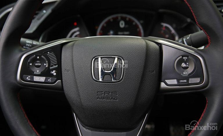 Đánh giá xe Honda Civic Si 2018: Vô lăng bọc da.