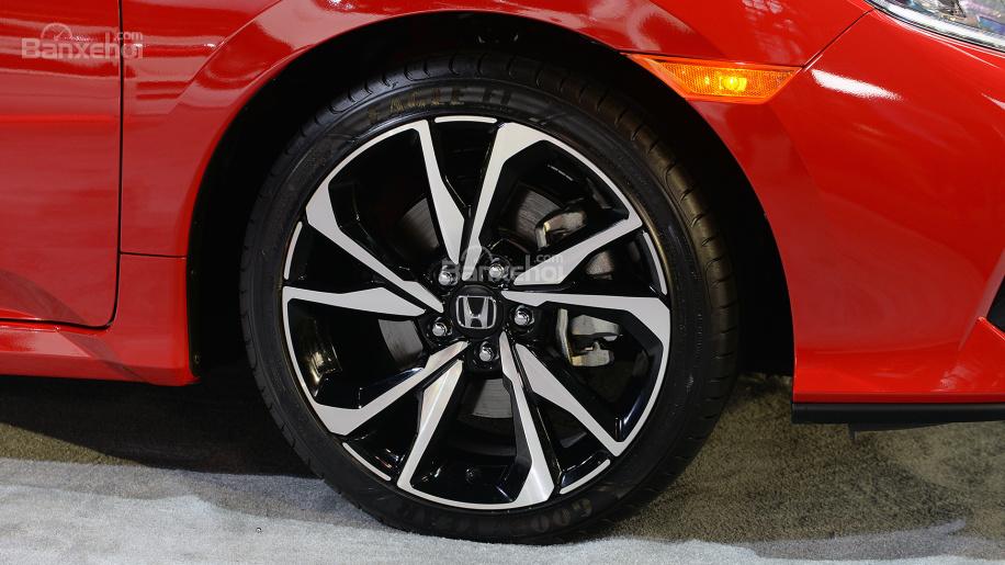 Đánh giá xe Honda Civic Si 2018: Mâm 10 chấu.
