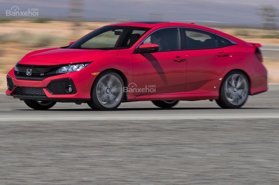 Đánh giá xe Honda Civic Si 2018: Xe có nhiều ưu điểm.