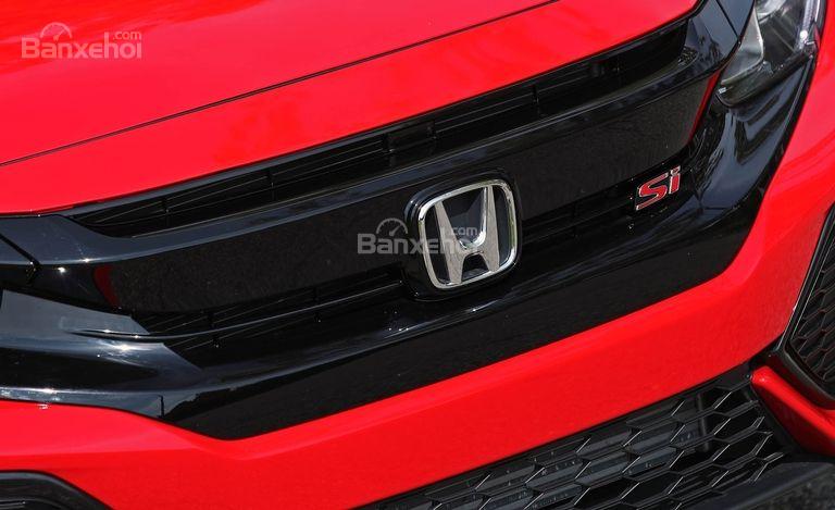 Đánh giá xe Honda Civic Si 2018: Lưới tản nhiệt.